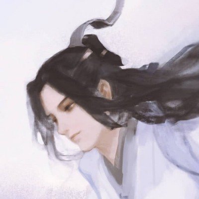 父亲回应女儿太想念老人睡墓碑旁